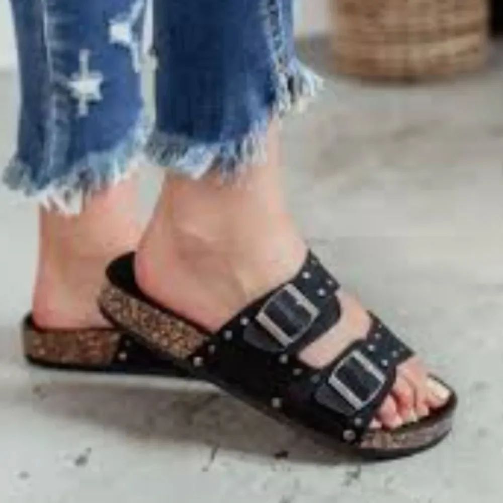 BRAND NEW OLIVIA MILLER DOUBLE STRAP PYRAMID STUDDED DETAILING ROUND TOE SANDAL - Picture 6 of 13